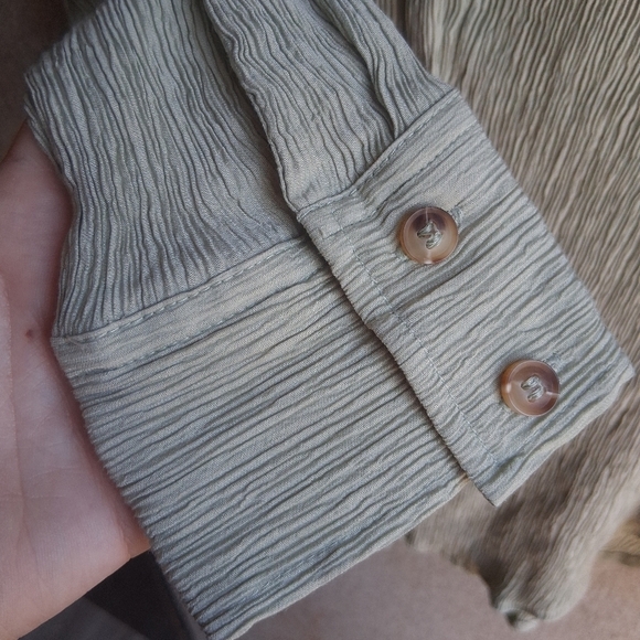 Light Green Crinkle Texture Long Sleeve Button Up Top Small 90s Office Costal - Picture 3 of 5